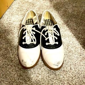 Saddle shoes, black and white shoes, retro